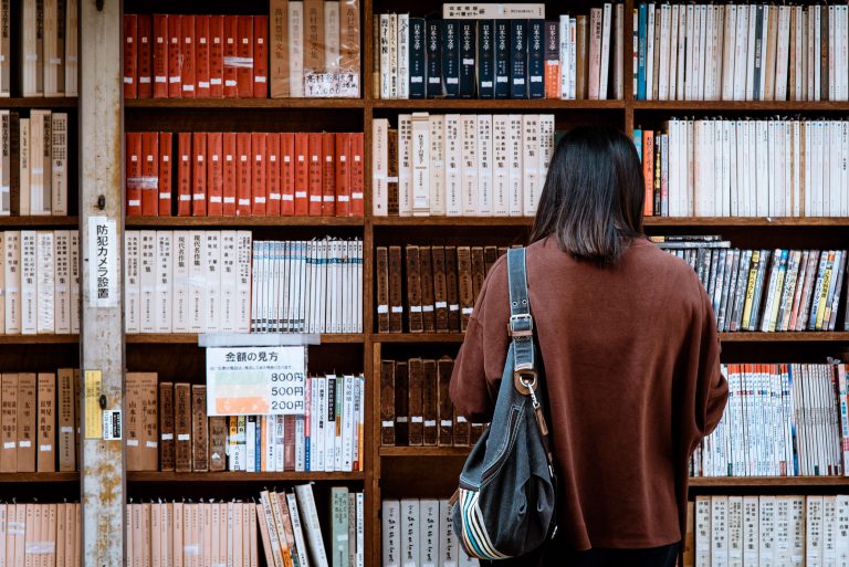How to Write a Compelling Literature Review